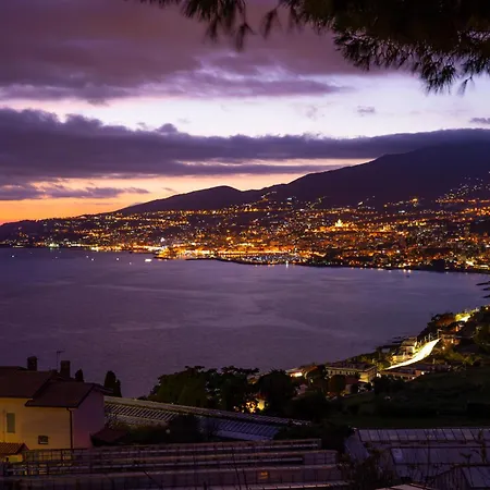 Casa Emma With Sea Glimpse - Happy