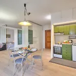 Casa Emma With Sea Glimpse - Happy Apartment