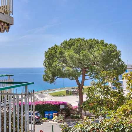 Casa Emma With Sea Glimpse - Happy Appartamento