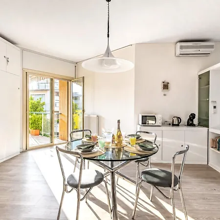 Casa Emma With Sea Glimpse Terrace - Happy شقة